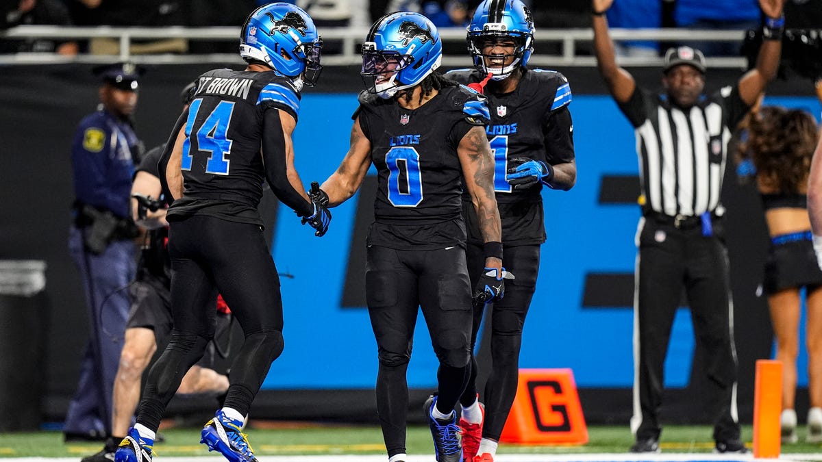 Even Amon-Ra St. Brown wants Lions to feed Jahmyr Gibbs