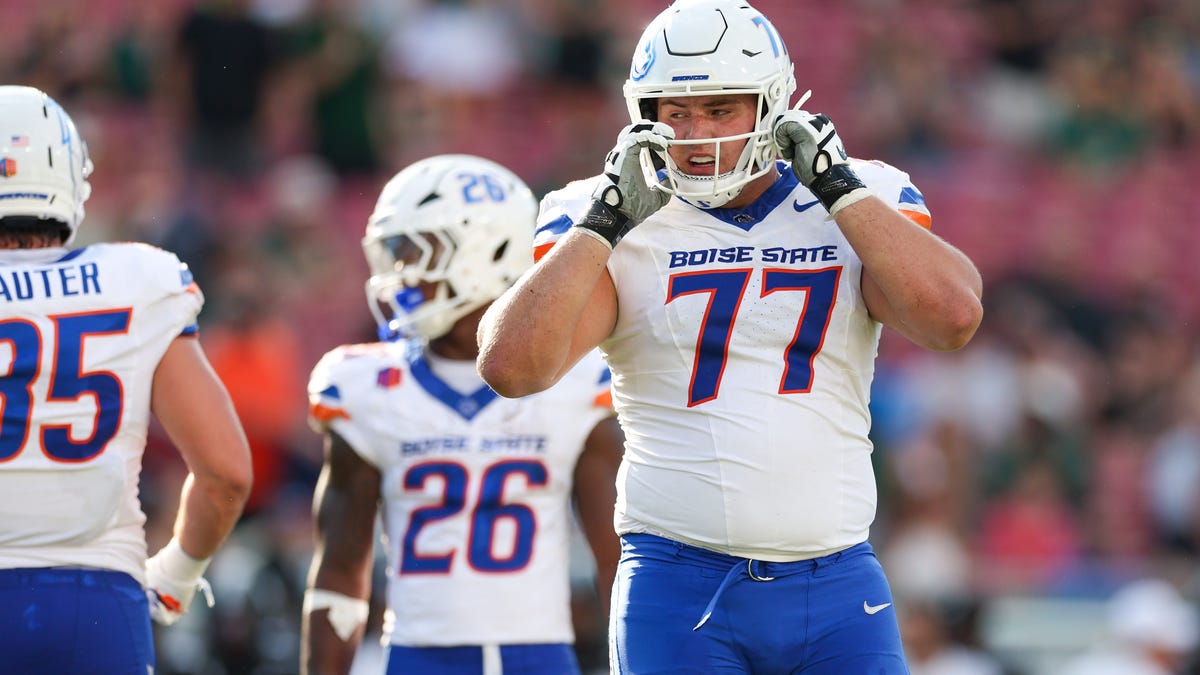 Boise State OT Kage Casey expected to declare for 2026 NFL Draft
