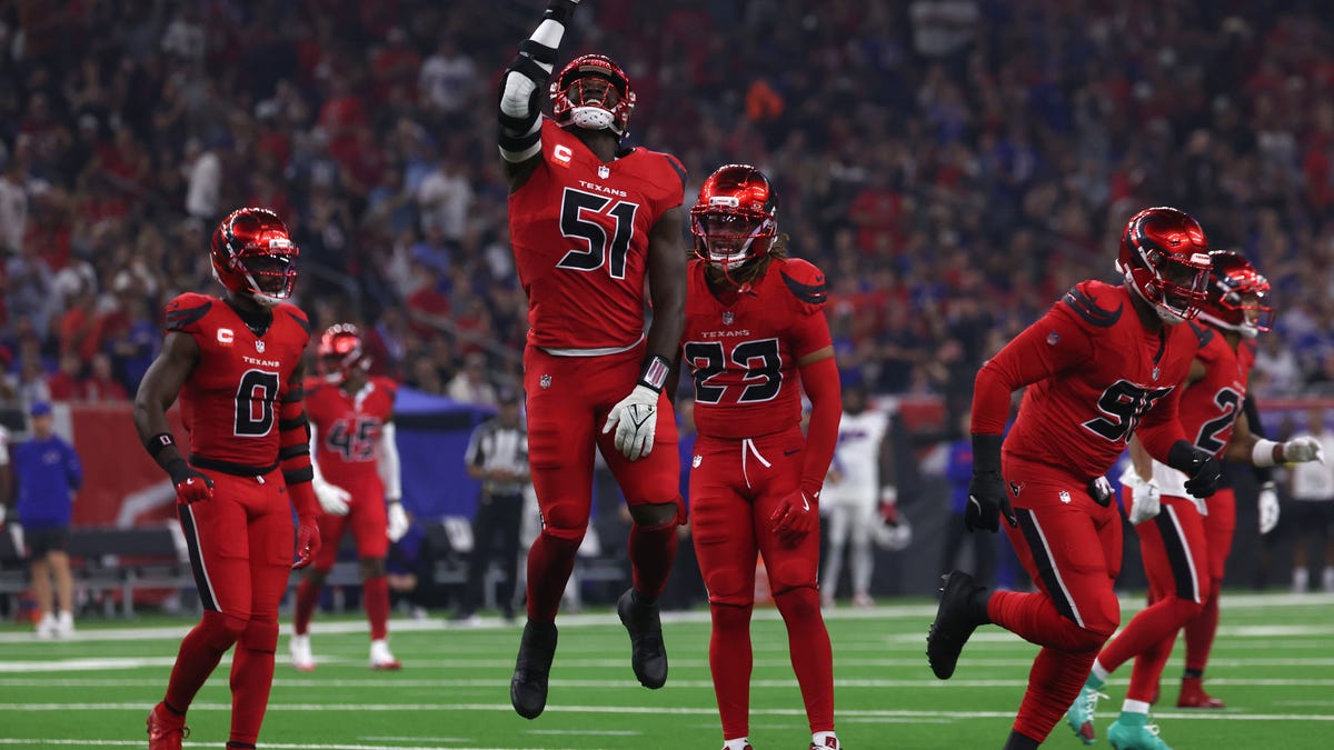 Top & Bottom defensive players in win vs. Bills