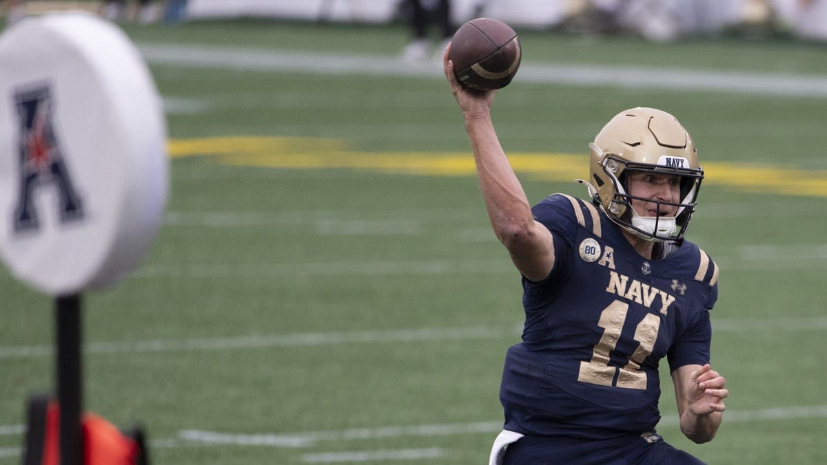 Memphis vs. Navy prediction, pick, odds for Thursday's NCAA football game