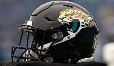 Announcers set for Week 13 division game