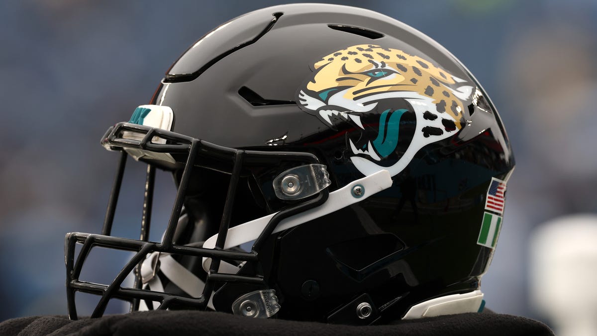 Announcers set for Week 13 division game