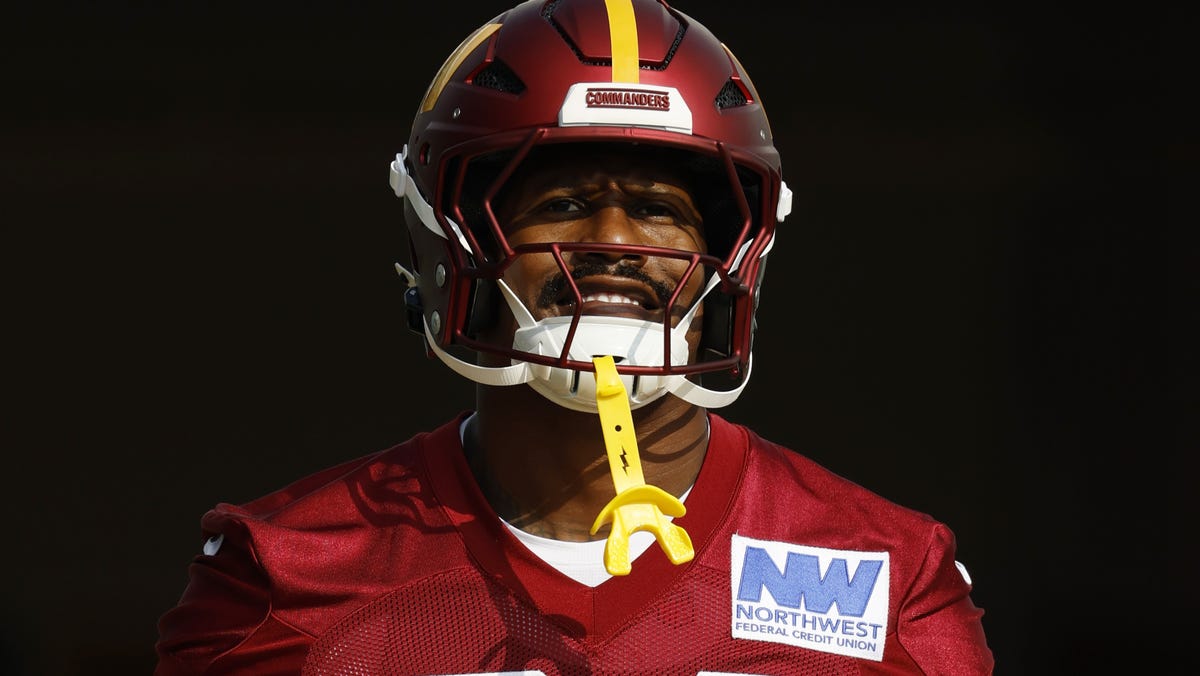 Von Miller among 5 ex-Broncos now with Commanders