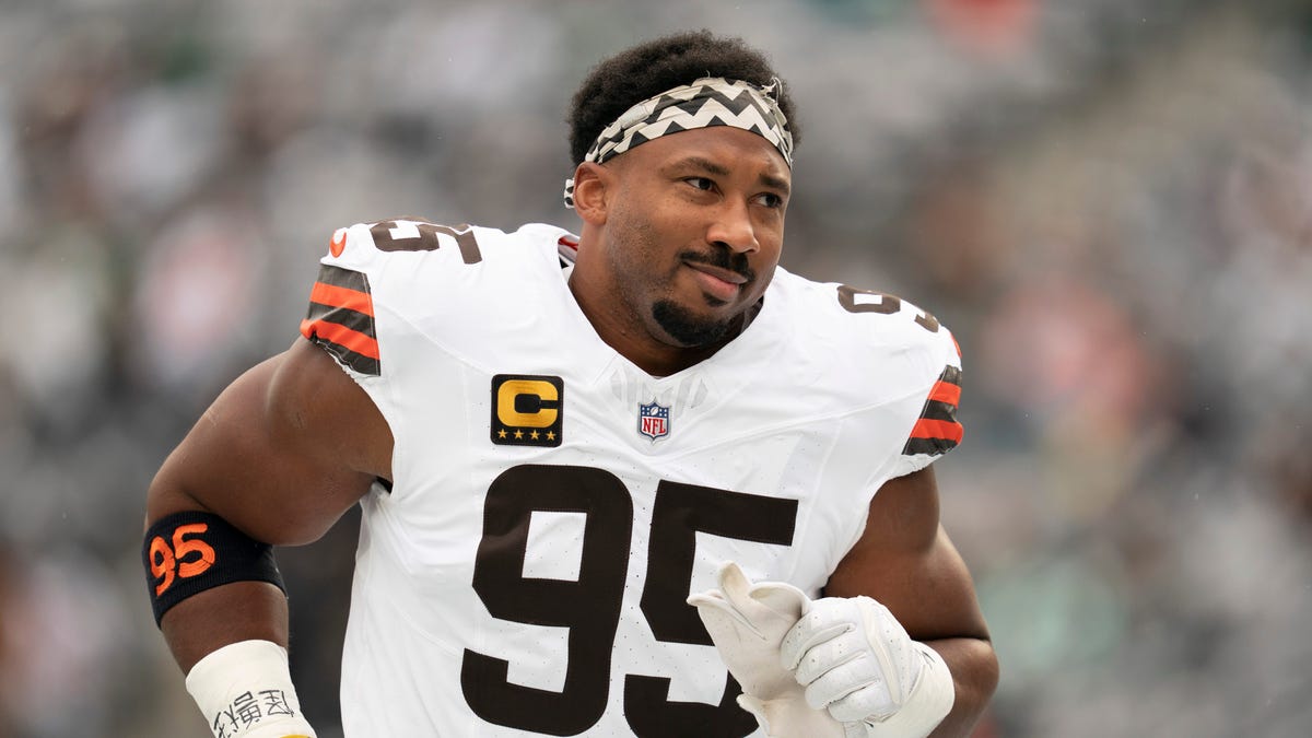 Myles Garrett, Chloe Kim relationship timeline after NFL sideline kiss