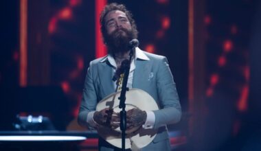 Social media reacts to Post Malone's Thanksgiving halftime show