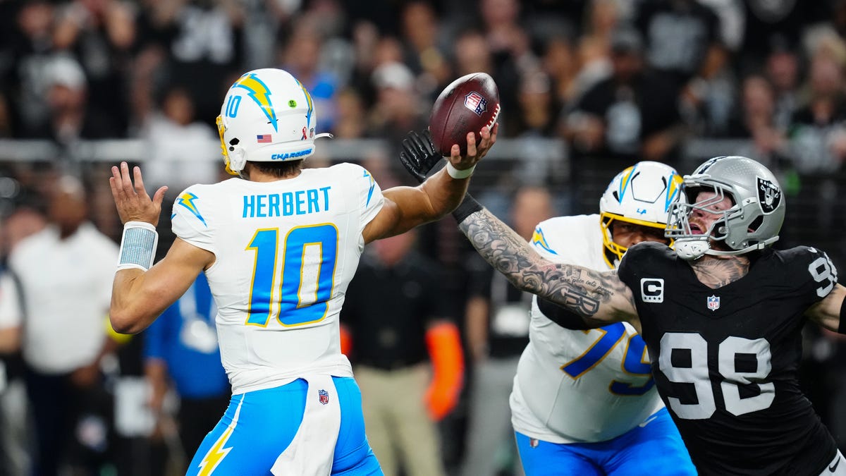 Reasons why the Chargers could lose to the Raiders: Week 13 concerns