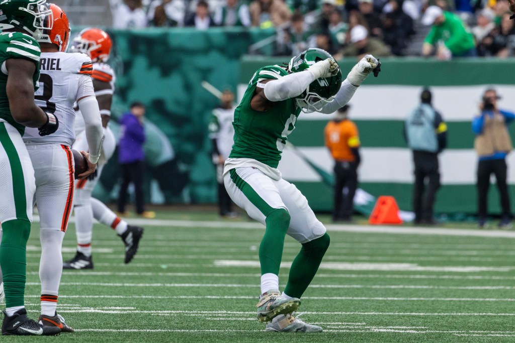 Will McDonald IV of the New York Jets reacts after sacking Dillon Gabriel of the Cleveland Browns.
