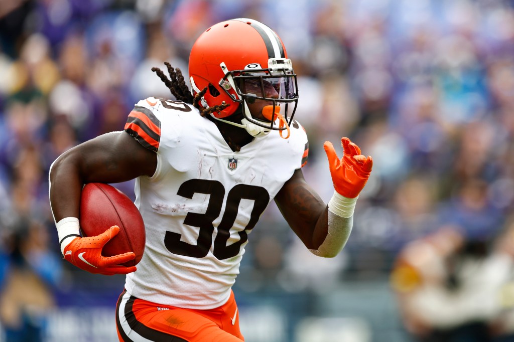 Patriots add depth at running back, linebacker to gameday roster