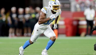 Patriots sign Hall of Fame wide receiver's son after key injury