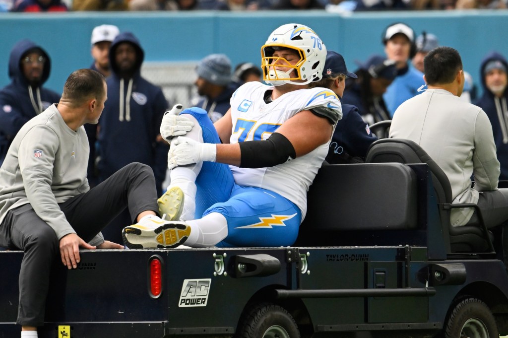 Chargers rally to beat Titans, but lose left tackle Joe Alt to ankle injury – Pasadena Star News