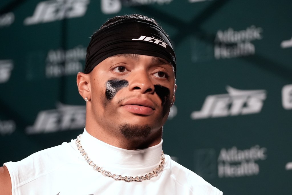 What does the future hold for Jets QB Justin Fields after benching?