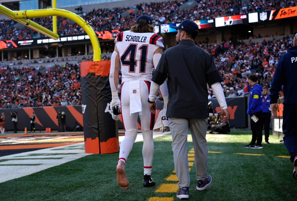 Patriots rule out two key players ahead of Monday night matchup with Giants