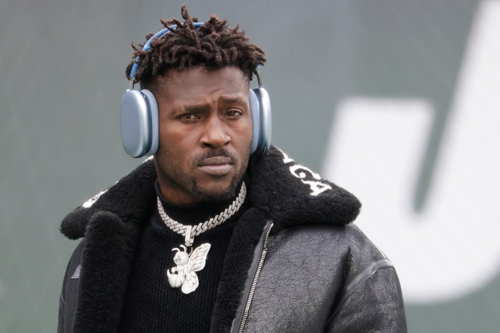 Tampa Bay Buccaneers' Antonio Brown arrives for an NFL football game against the New York Jets, Sunday, Jan. 2, 2022, in East Rutherford, N.J. 