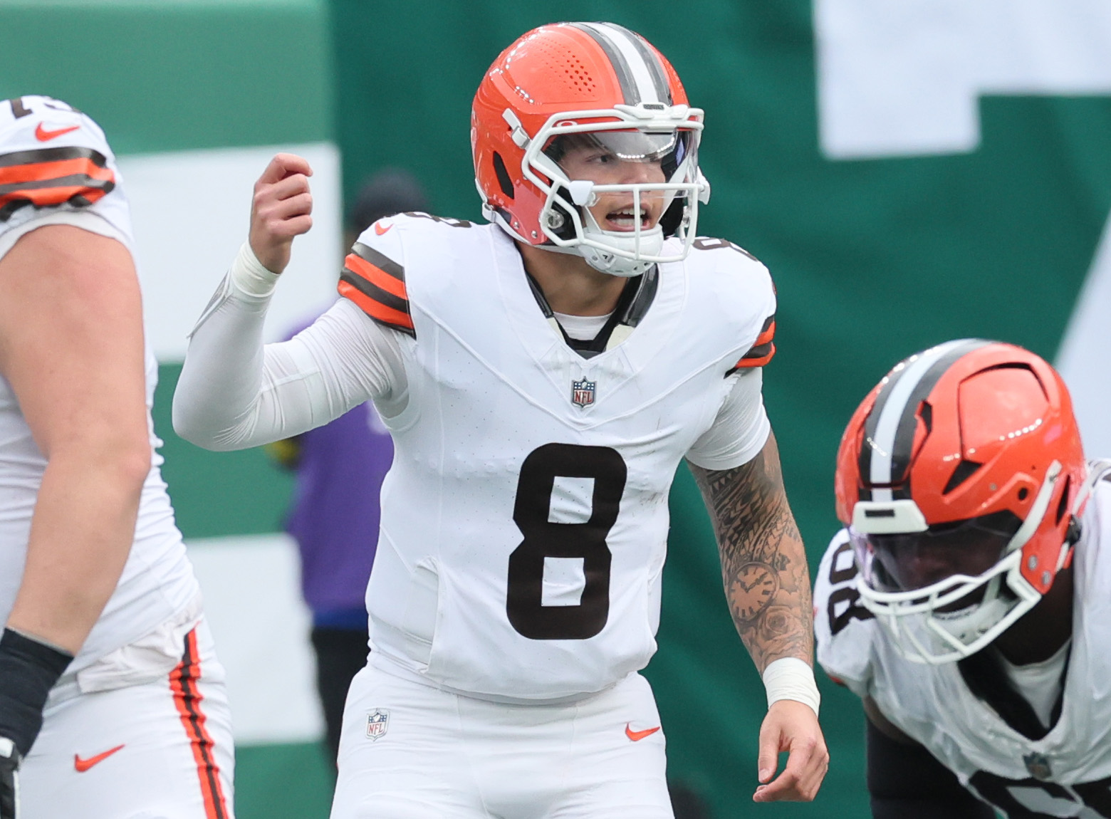 Cleveland Browns quarterback Dillon Gabriel calls an audible at the line of scrimmage in the second half. 