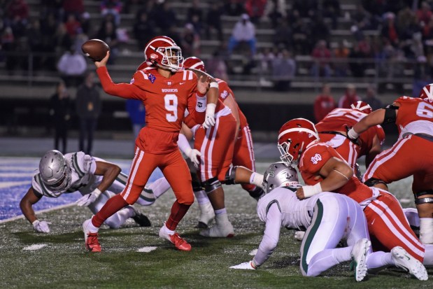 Mater Dei quartrback Bryce Young (9) looks to pass against De La Salle in the second quarter of the CIF Open Division state championship game at Cerritos College in Norwalk, Calif., on Saturday, Dec. 8, 2018. (Jose Carlos Fajardo/Bay Area News Group)