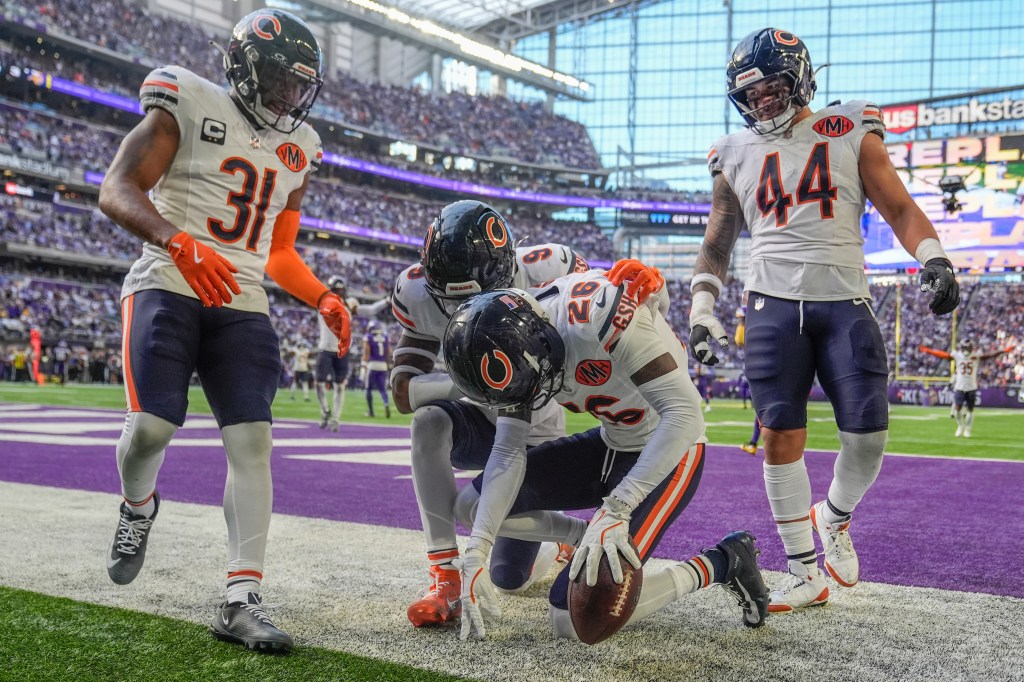 Nahshon Wright tearful over John Beam's death after INT in Bears-Vikings