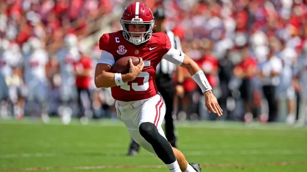 Ty Simpson #15 of the Alabama Crimson Tide.