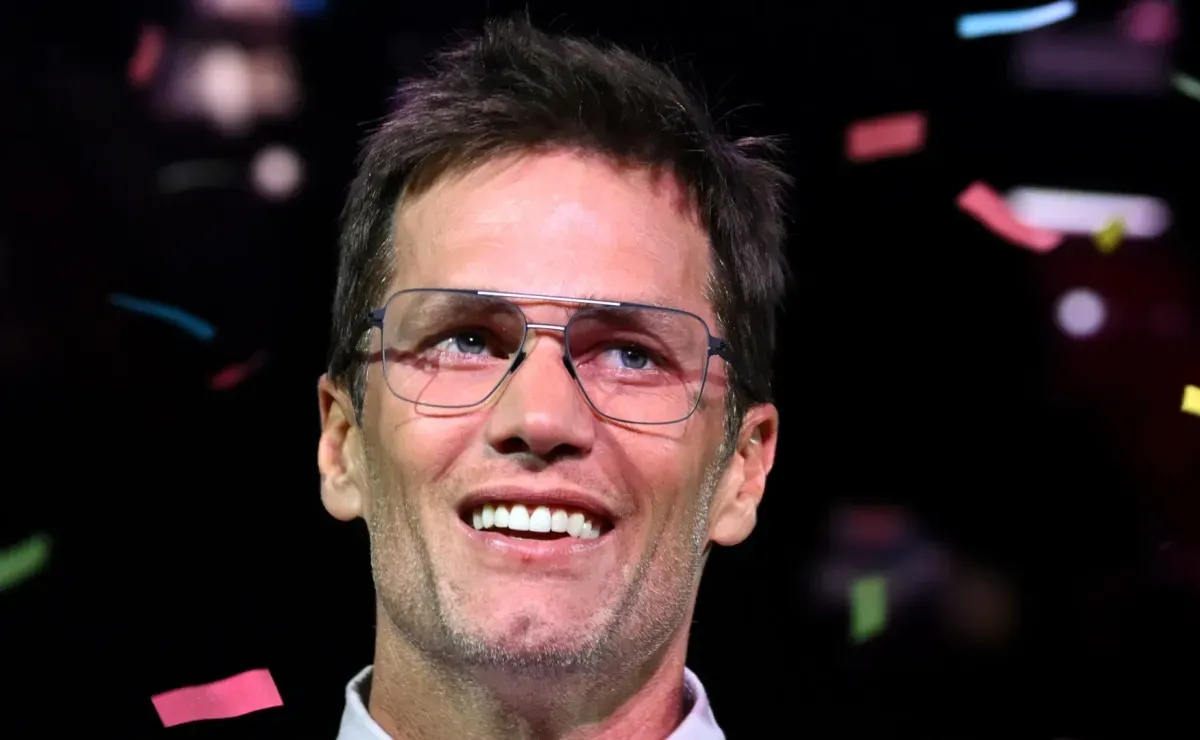 Tom Brady takes a historic shot at 49ers with shocking message