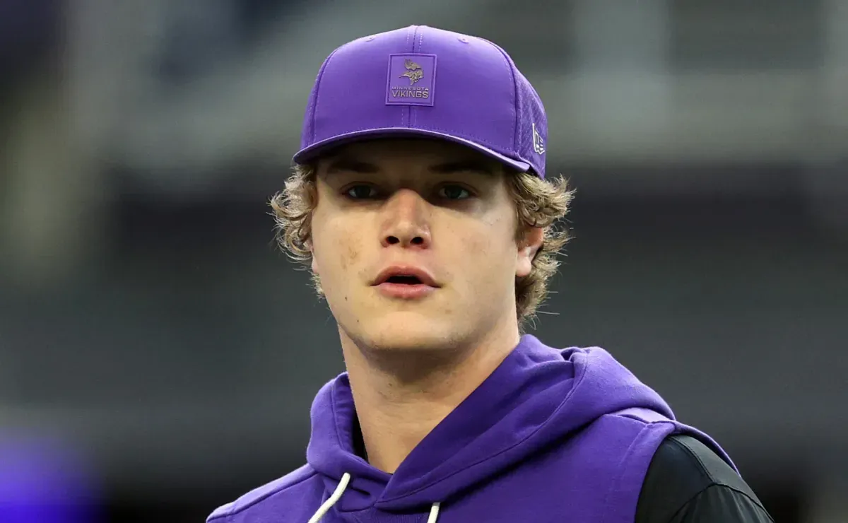 Vikings eye a ‘new Sam Darnold’ as JJ McCarthy continues to struggle during the 2025 NFL season