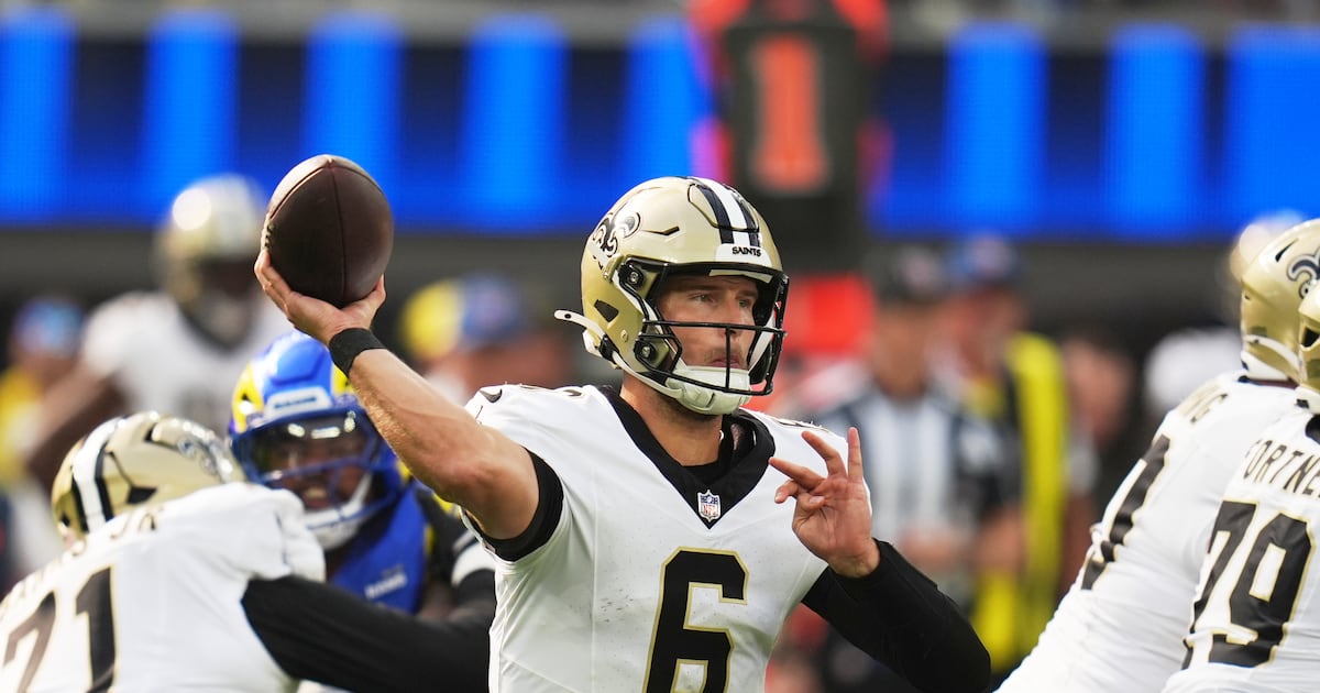 Tyler Shough’s first start limited as New Orleans Saints held to 16:07 time of possession