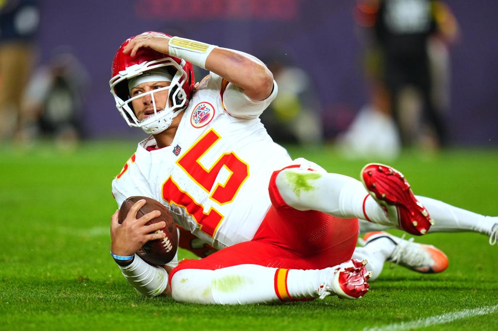 Mahomes and Chiefs in danger of missing playoffs after loss to Broncos