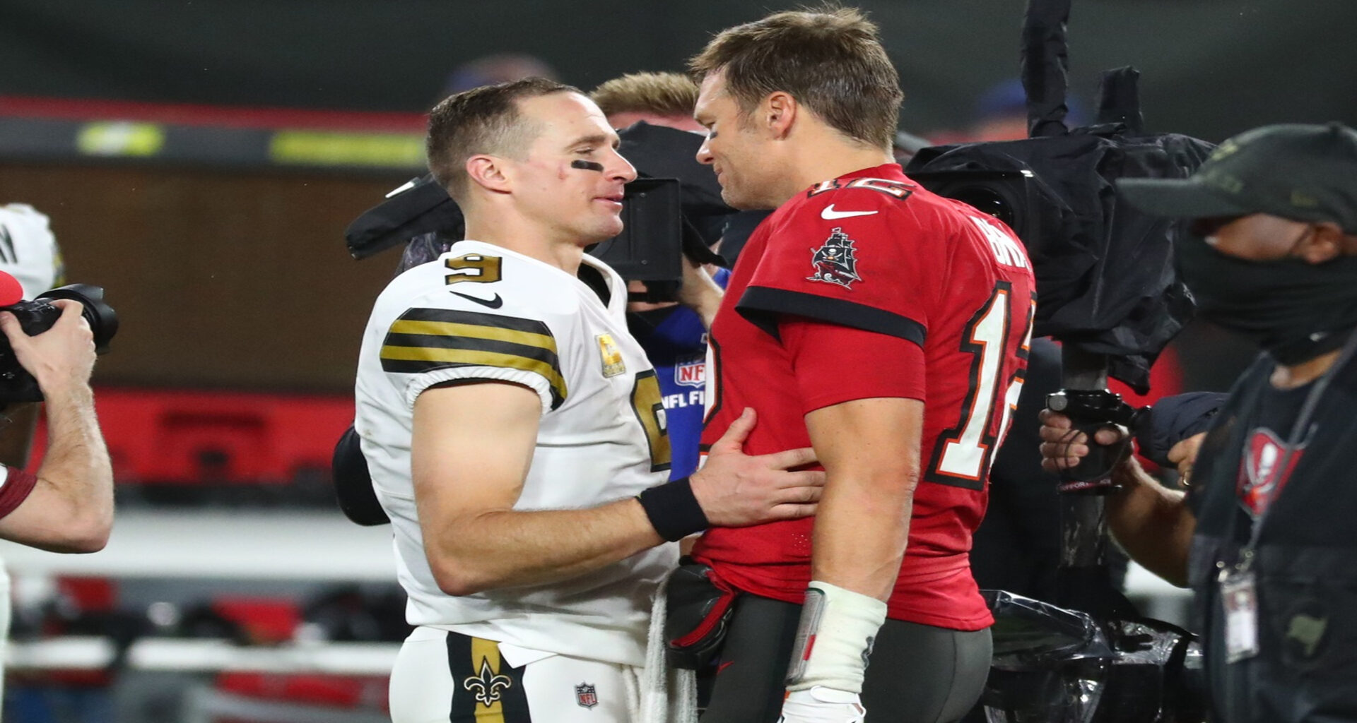 Tom Brady Pokes Fun At Drew Brees After Major Announcement