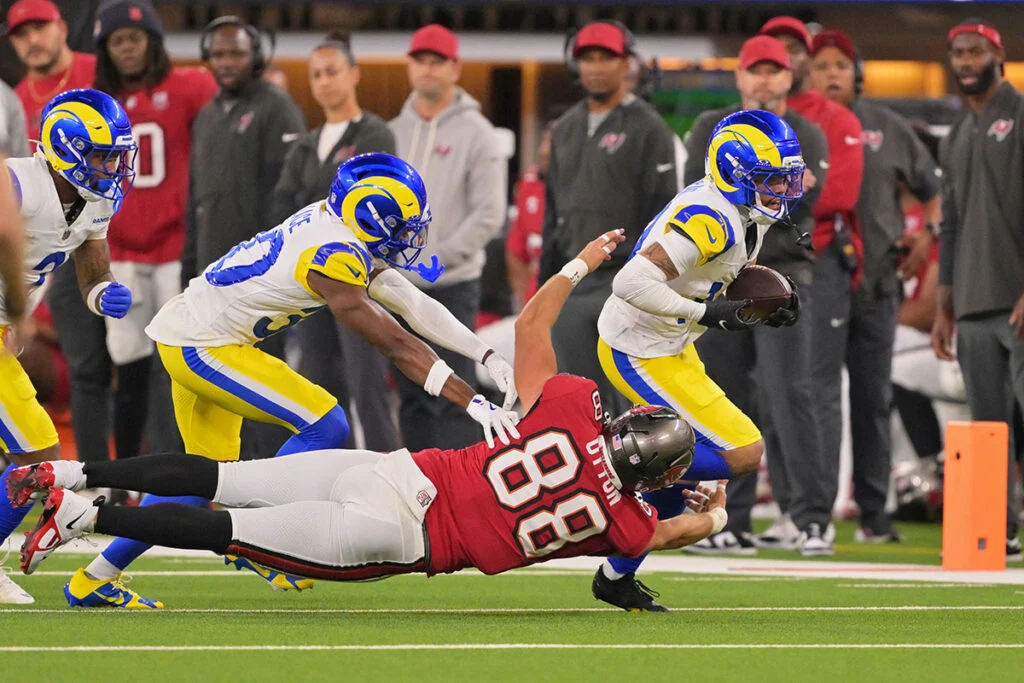 Bucs Te Cade Otton And Rams Cb Cobie Durant