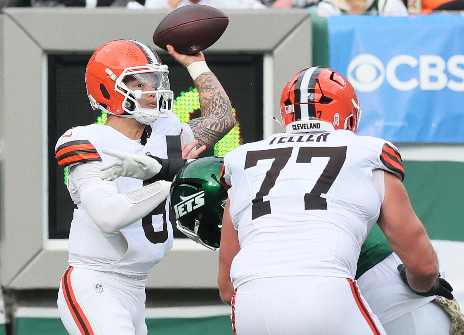 Cleveland Browns quarterback Dillon Gabriel throws a pass in the first half. 