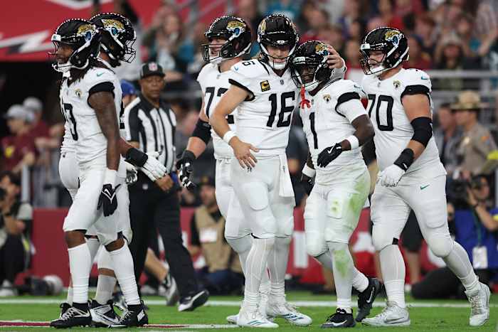 Jaguars trailing Cardinals at the break