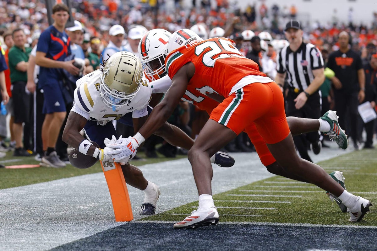 College football’s ‘Daisy Dukes’ trend will last until players can’t wear shorts