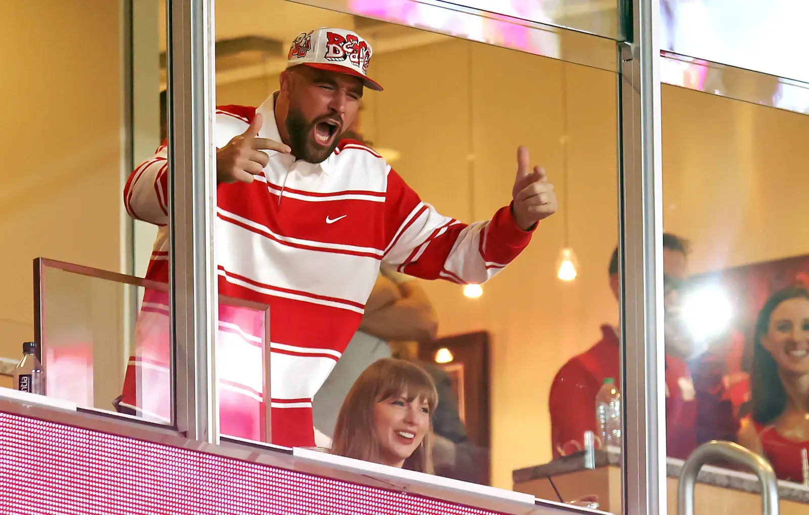 Kansas City Chiefs TE Travis Kelce and his fiancee Taylor Swift