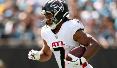 CHARLOTTE, NORTH CAROLINA - SEPTEMBER 21: Bijan Robinson #7 of the Atlanta Falcons carries the ball against the Carolina Panthers during the second quarter at Bank of America Stadium on September 21, 2025 in Charlotte, North Carolina. (Photo by Grant Halverson/Getty Images)