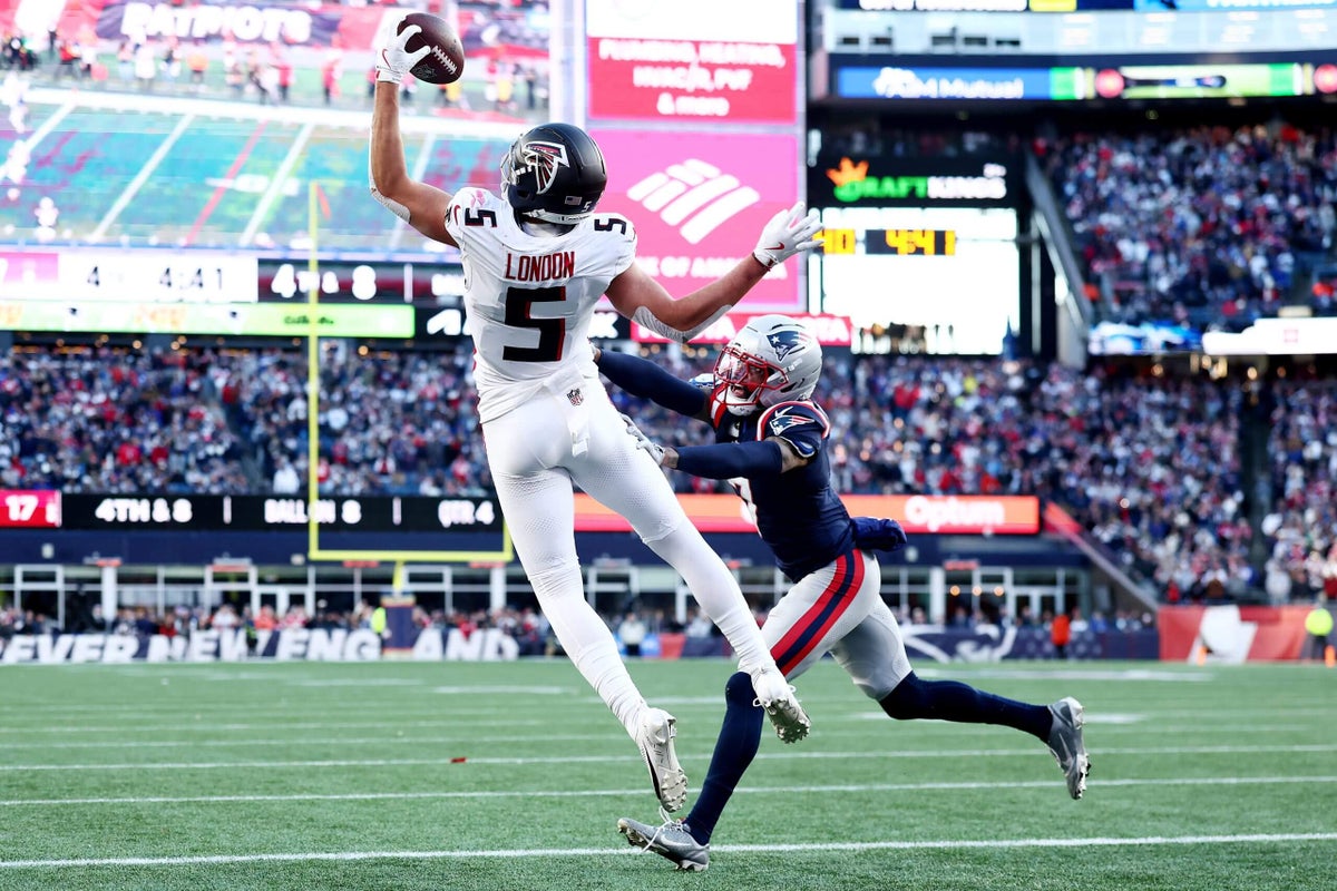 Smart NFL players to target, dump in fantasy football trades based on schedule strength