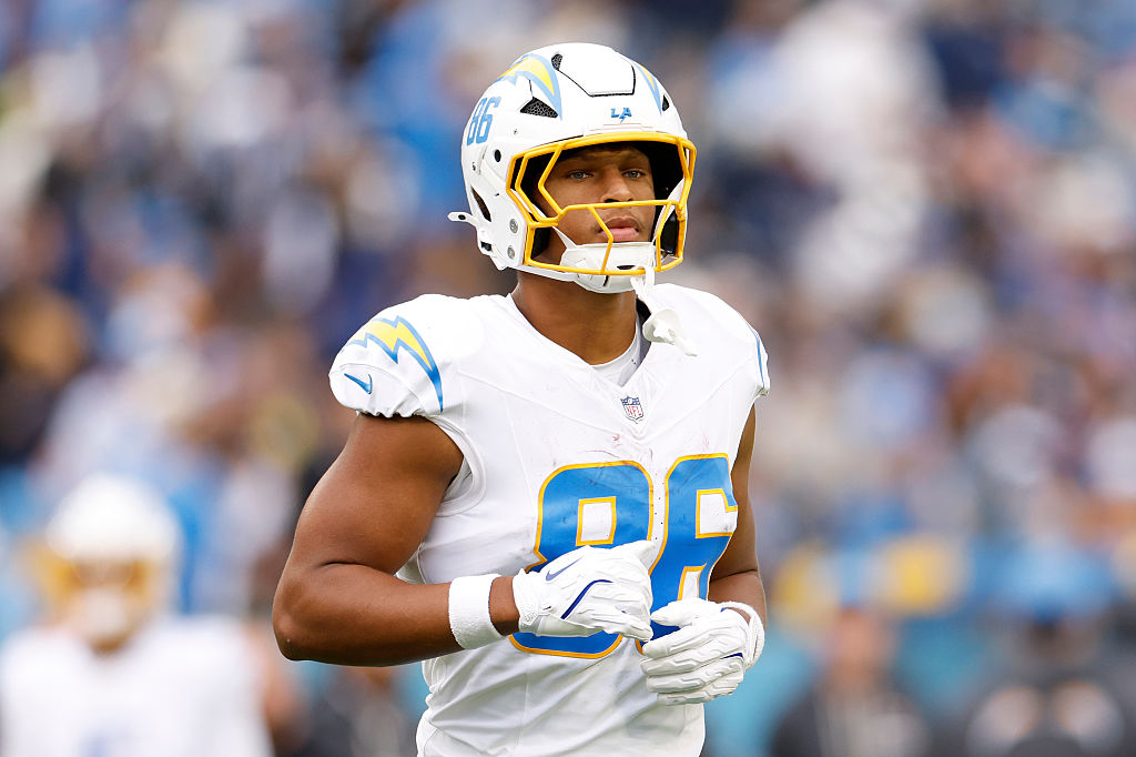NASHVILLE, TENNESSEE - NOVEMBER 02: Oronde Gadsden II #86 of the Los Angeles Chargers looks on during the fourth quarter of the game against the Tennessee Titans at Nissan Stadium on November 02, 2025 in Nashville, Tennessee. (Photo by Johnnie Izquierdo/Getty Images)