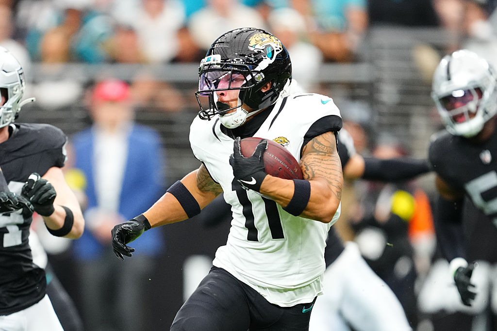 LAS VEGAS, NEVADA - NOVEMBER 02: Parker Washington #11 of the Jacksonville Jaguars runs against the Las Vegas Raiders during the first quarter of a game at Allegiant Stadium on November 02, 2025 in Las Vegas, Nevada. (Photo by Chris Unger/Getty Images)
