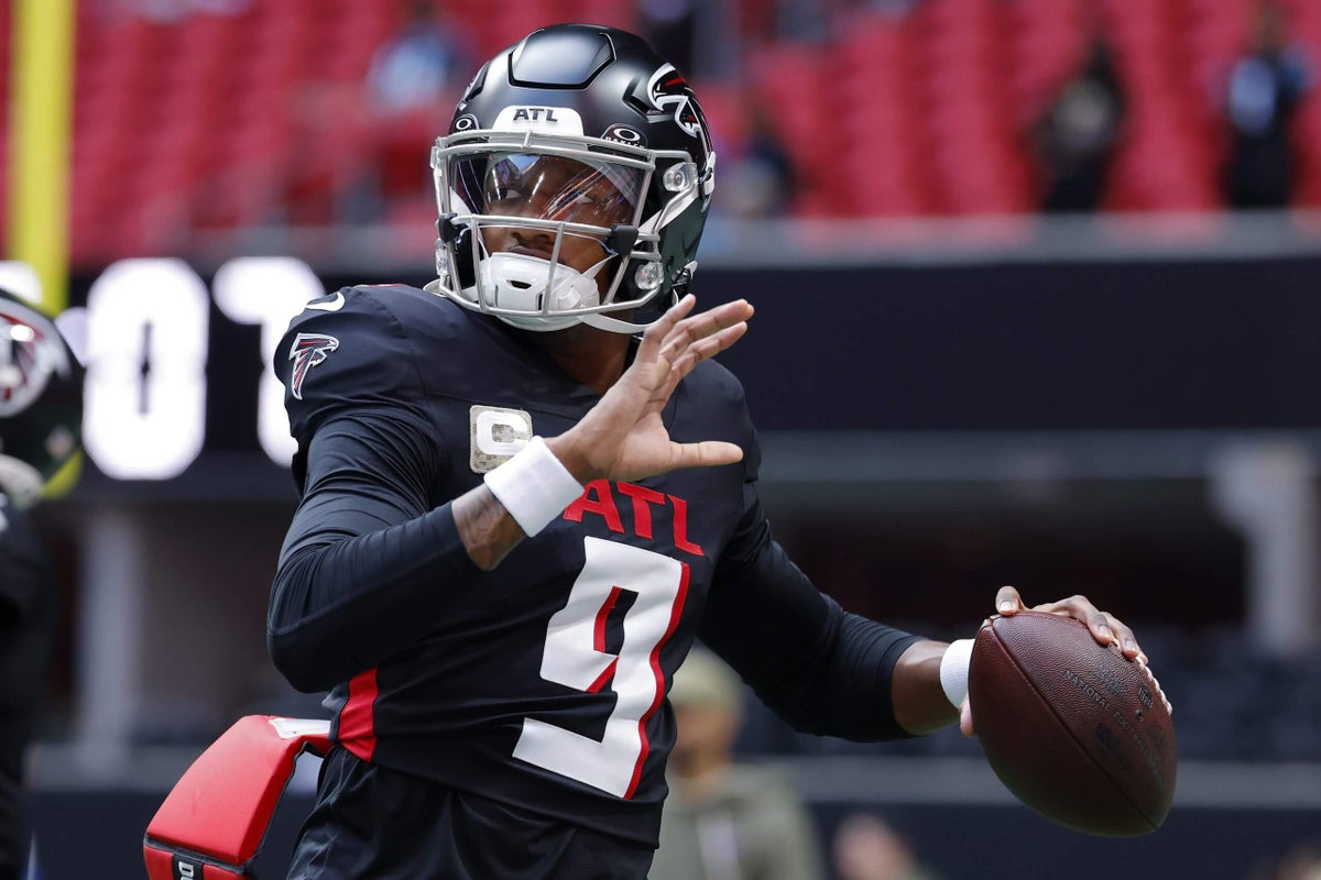 Falcons QB Michael Penix Jr. headed to IR after suffering knee injury vs. Panthers