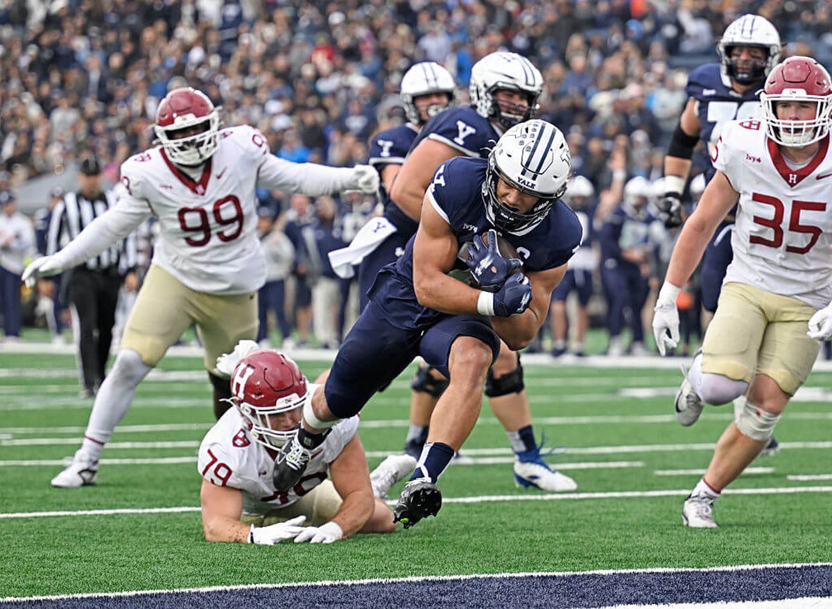 Yale dominates Harvard, earns first-ever Ivy League bid to FCS playoffs