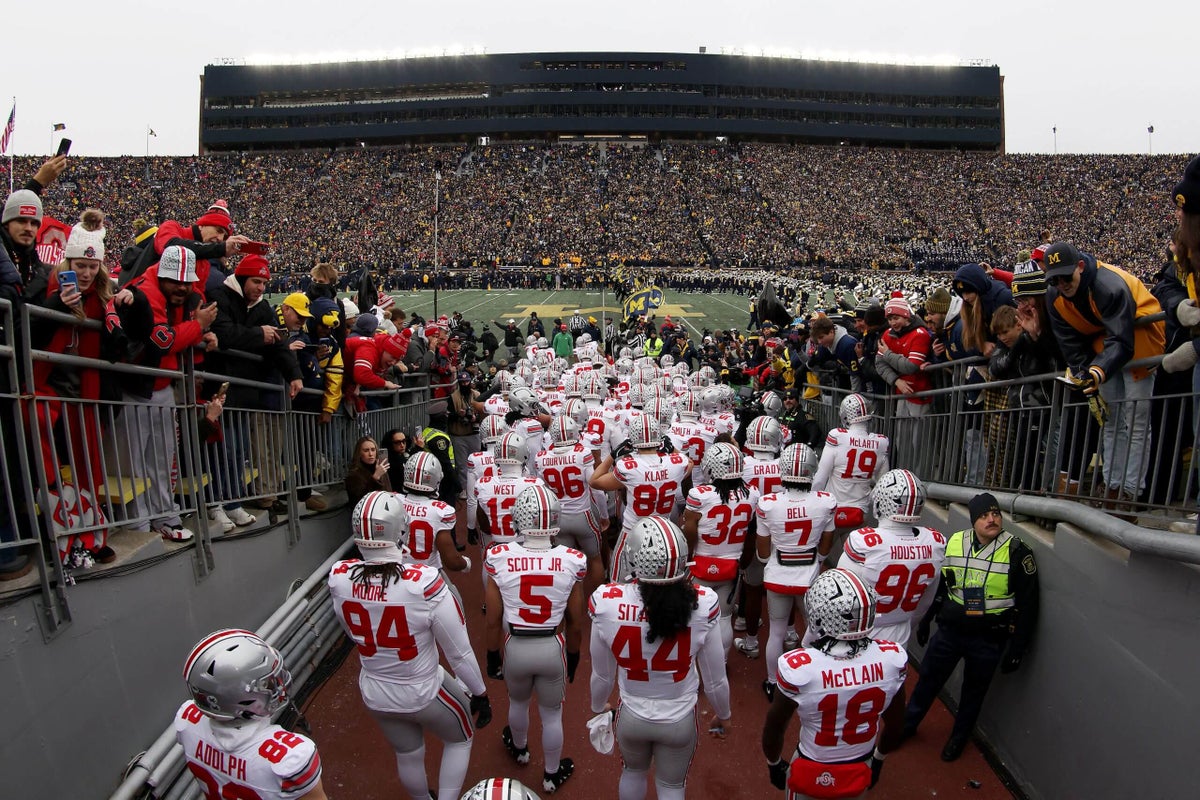 A coaching decision has managed to loom over college football