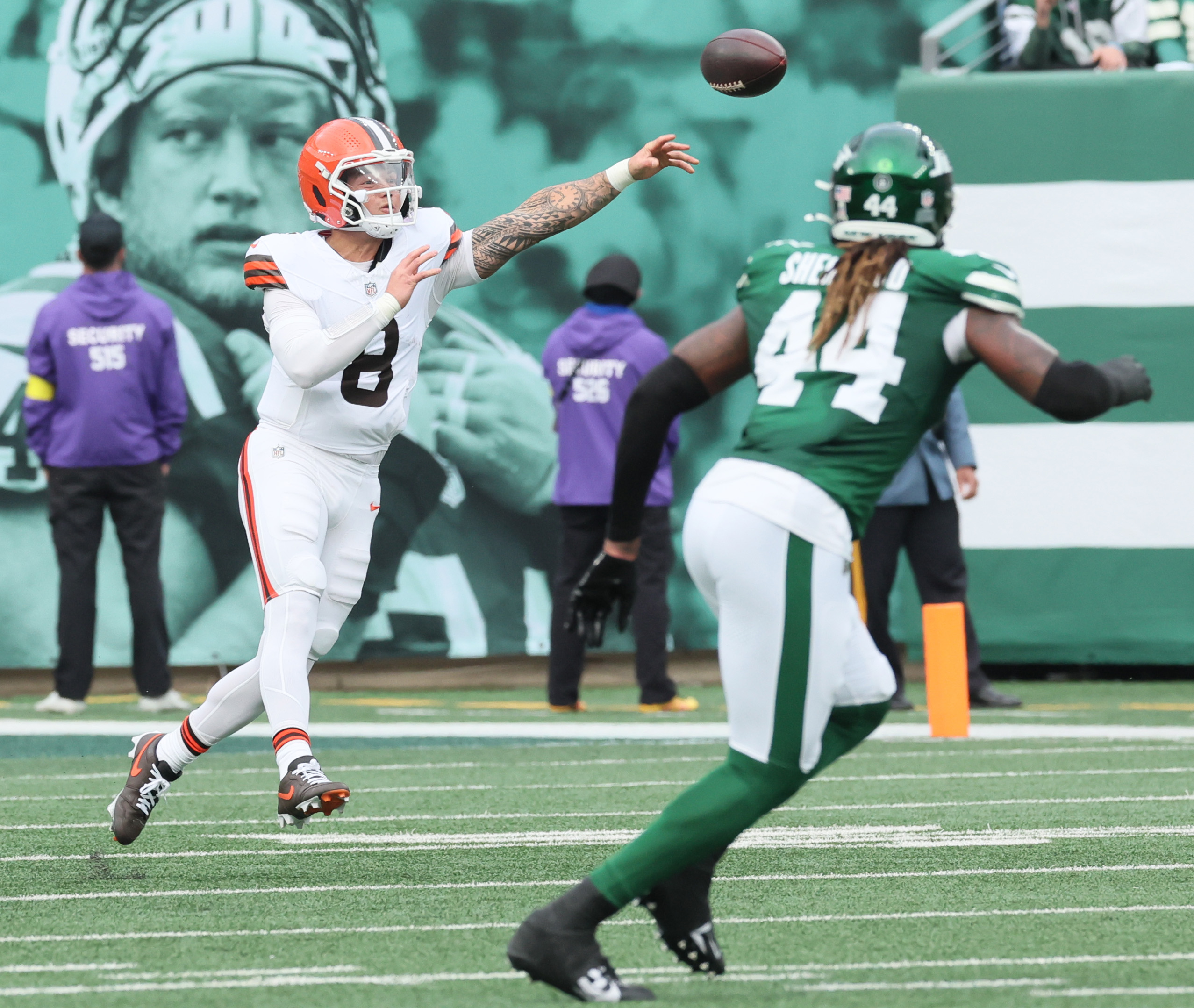 Cleveland Browns quarterback Dillon Gabriel throws a pass in the first half. 