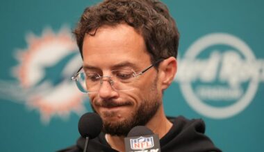 Dolphins hope to get Jackson, Waller back against Saints