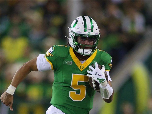 College football rankings start juggling act at 6-7, while top 5 remain the same