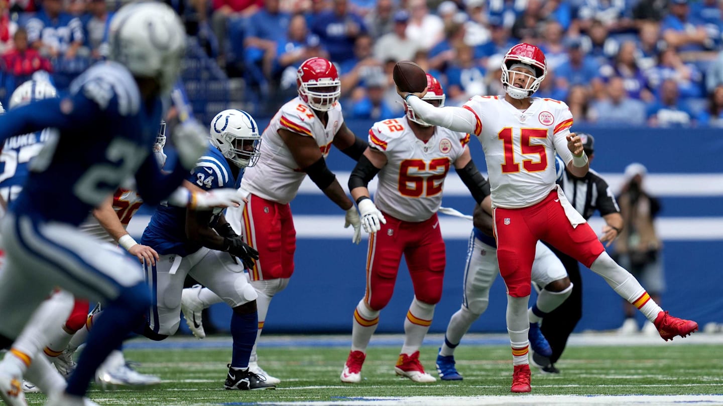 Indianapolis Colts Forecasted to 'Blow Out' Kansas City Chiefs