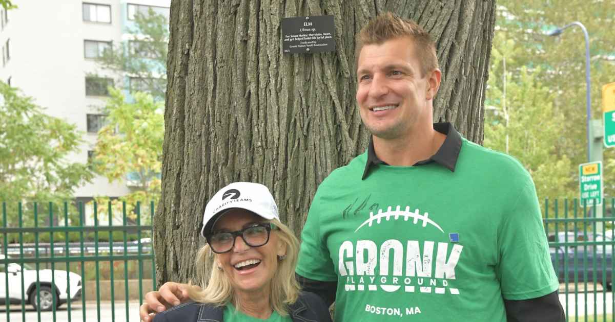 Rob Gronkowski Mourns Former Patriots Cheerleader Susan Hurley