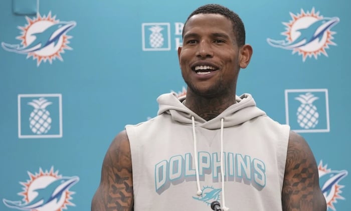 Dolphins activate Waller, Jackson ahead of game vs. Saints