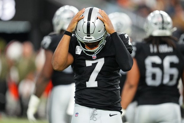 LAS VEGAS, NEVADA - NOVEMBER 23: Geno Smith #7 of the Las Vegas Raiders reacts after an incomplete pass in the third quarter against the Cleveland Browns at Allegiant Stadium on November 23, 2025 in Las Vegas, Nevada. (Photo by Chris Unger/Getty Images)