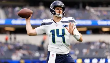 Vikings DC Brian Flores reveals plan to slow down Sam Darnold, Seahawks image