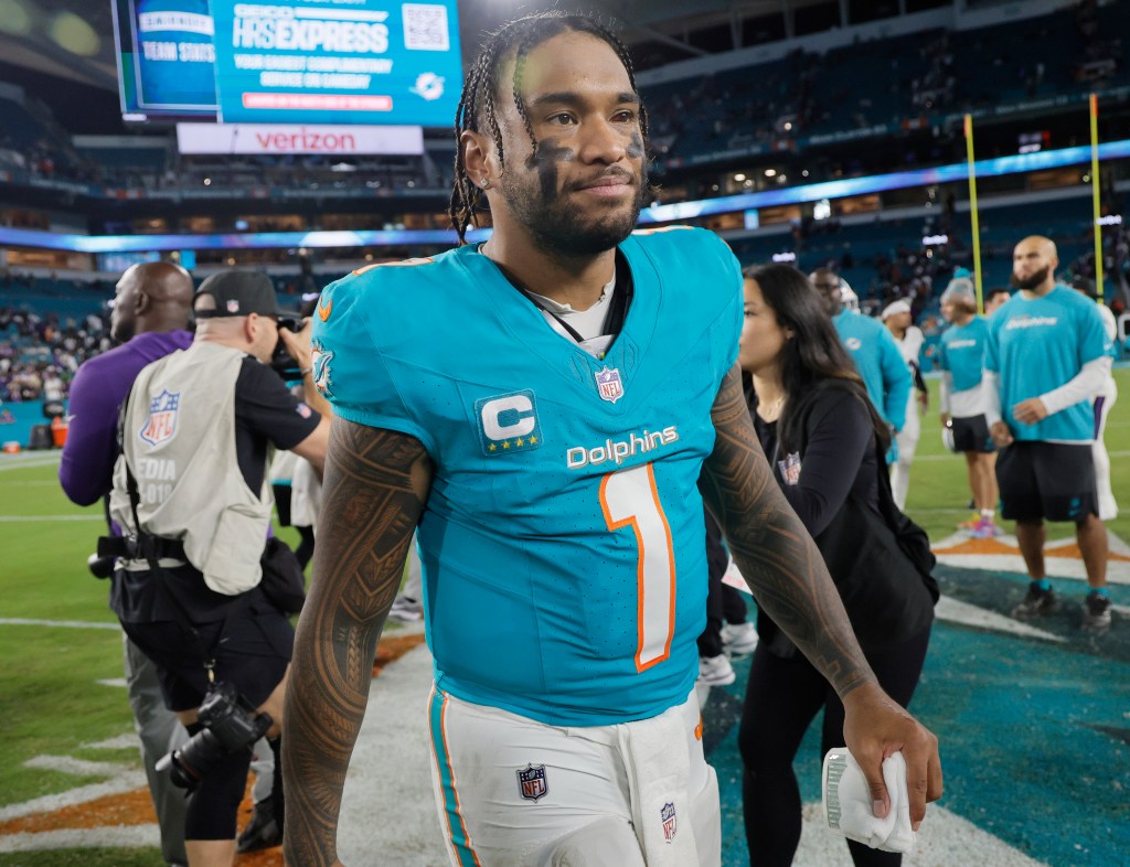 Dolphins' Tua Tagovailoa responds to reports of potential benching