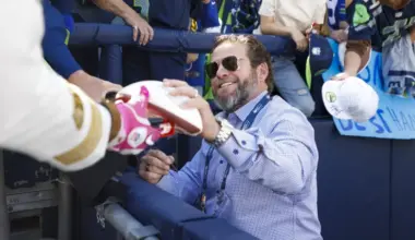 Seahawks trade rumor from Adam Schefter opens door for electric deadline image