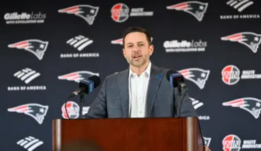 Trade rumors show Steelers, Patriots, Browns barely dodged $120 million mistake image