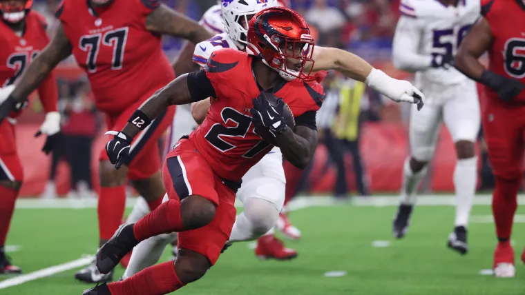 Analyst reveals Bills' 'fatal flaw' after Texans mauling image